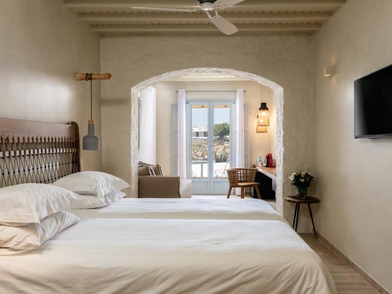 Poseidon Hotel & Suites