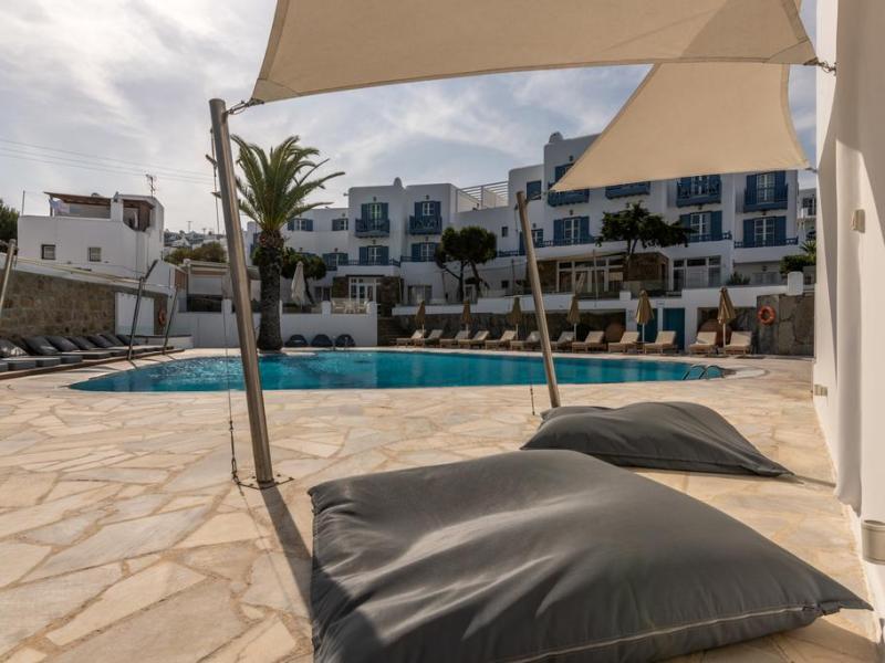 Poseidon Hotel & Suites