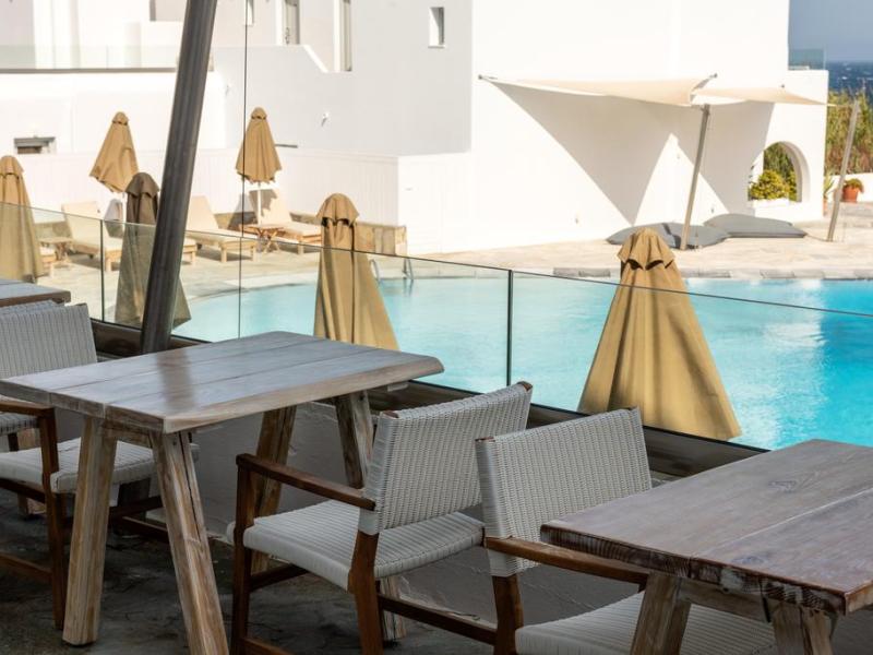 Poseidon Hotel & Suites