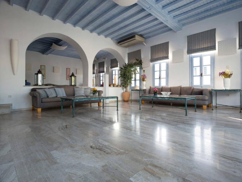 Poseidon Hotel & Suites