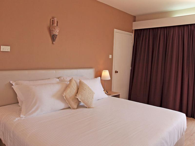 Poseidonia Beach Hotel