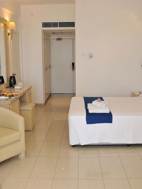 Radisson Beach Resort Larnaca