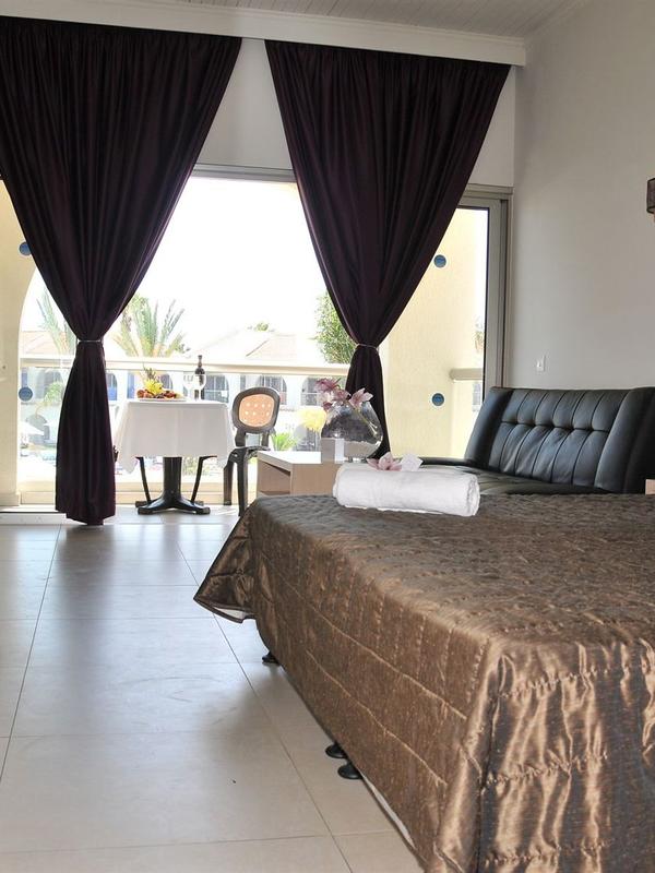 Radisson Beach Resort Larnaca