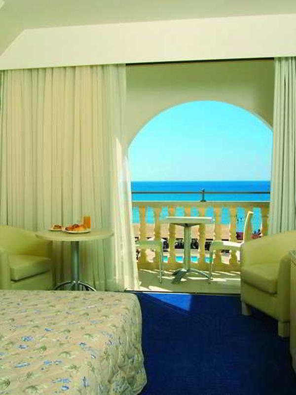 Radisson Beach Resort Larnaca