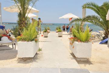 Отель Radisson Beach Resort Larnaca Кипр, Ларнака, фото 57