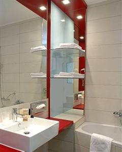 Promenade City Hotel