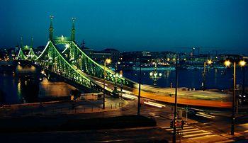 Promenade City Hotel