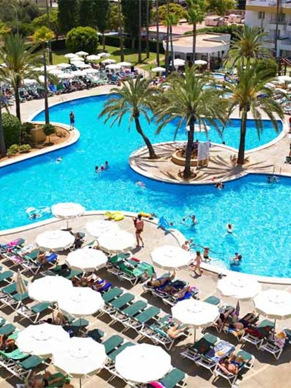 Protur Vista Badia Aparthotel