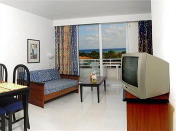 Protur Vista Badia Aparthotel