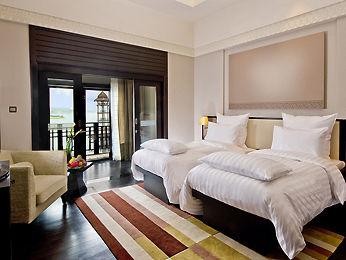 Pullman Putrajaya Lakeside