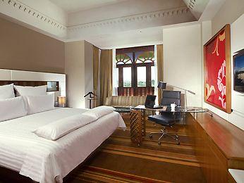 Pullman Putrajaya Lakeside