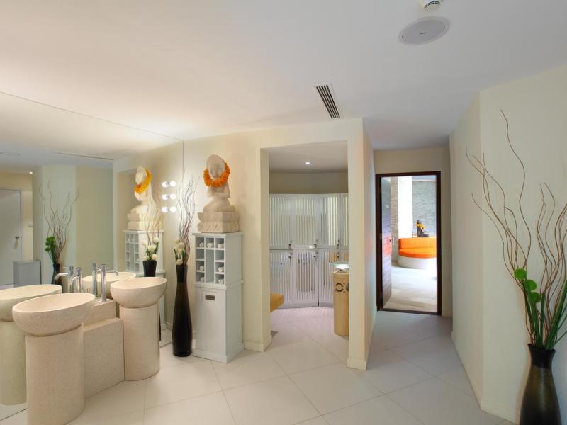 Pullman Bali Legian Beach Hotel