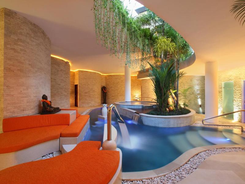 Pullman Bali Legian Beach Hotel