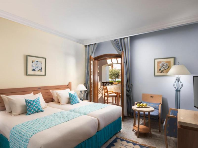 Royal Lagoons Resort & Aquapark 