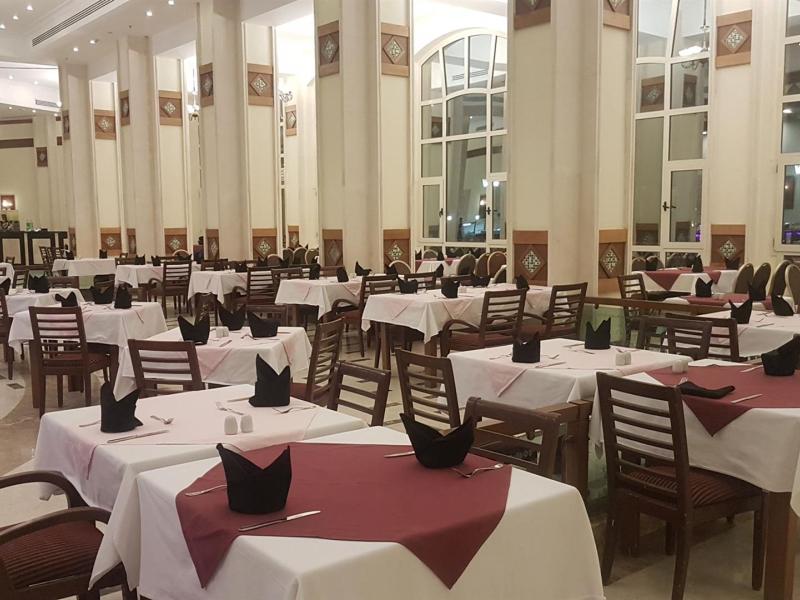 Royal Lagoons Resort & Aquapark 