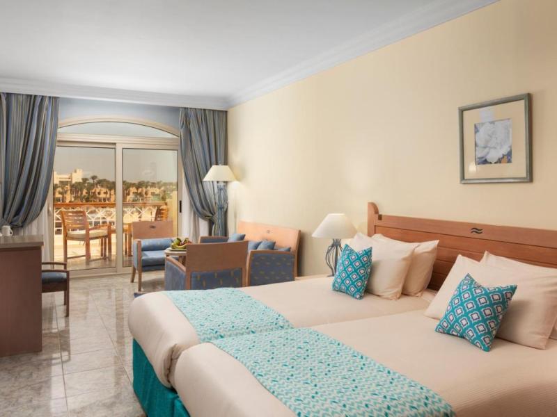 Royal Lagoons Resort & Aquapark 