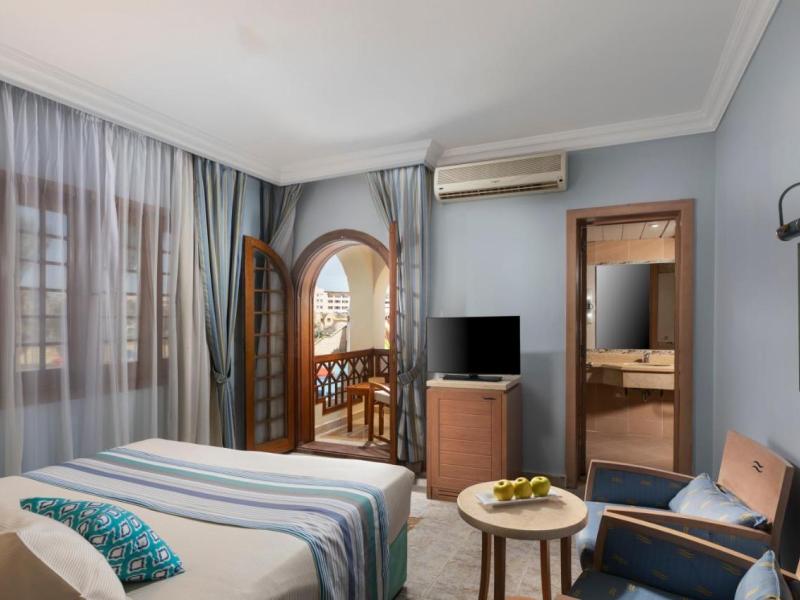 Royal Lagoons Resort & Aquapark 