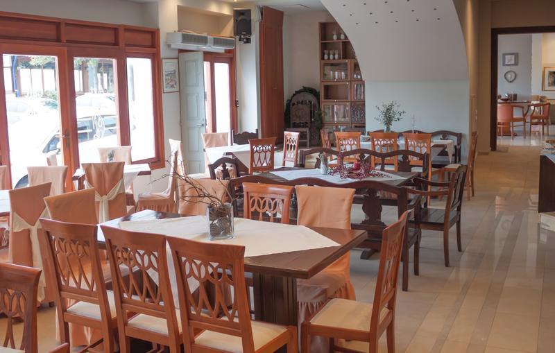 Art Pythia Hotel