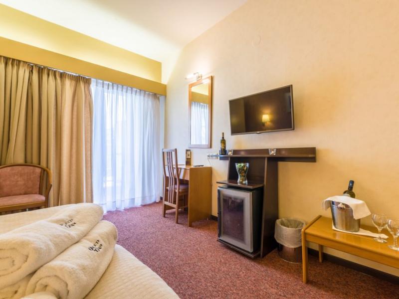 Queen Olga Hotel