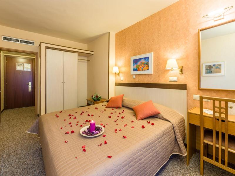 Queen Olga Hotel