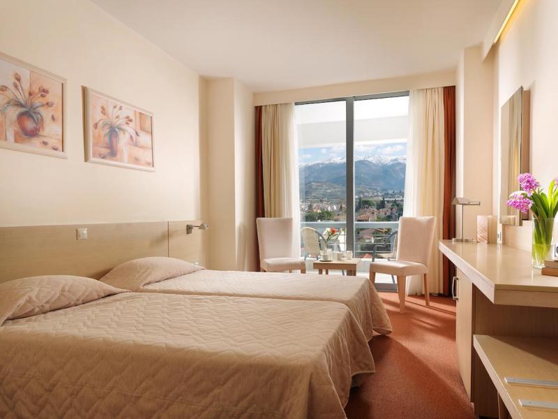 Airotel Achaia Beach