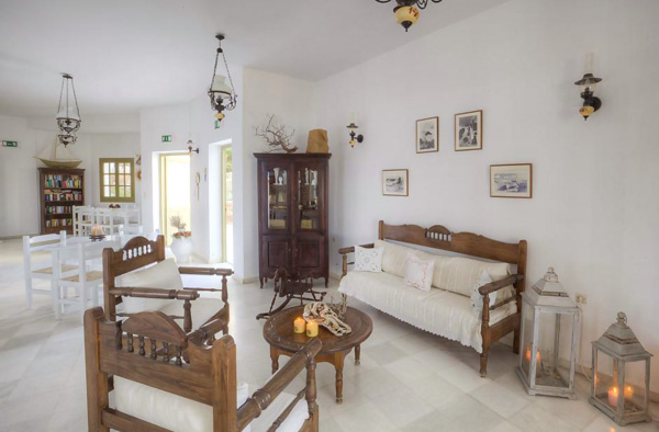 Artemis Hotel