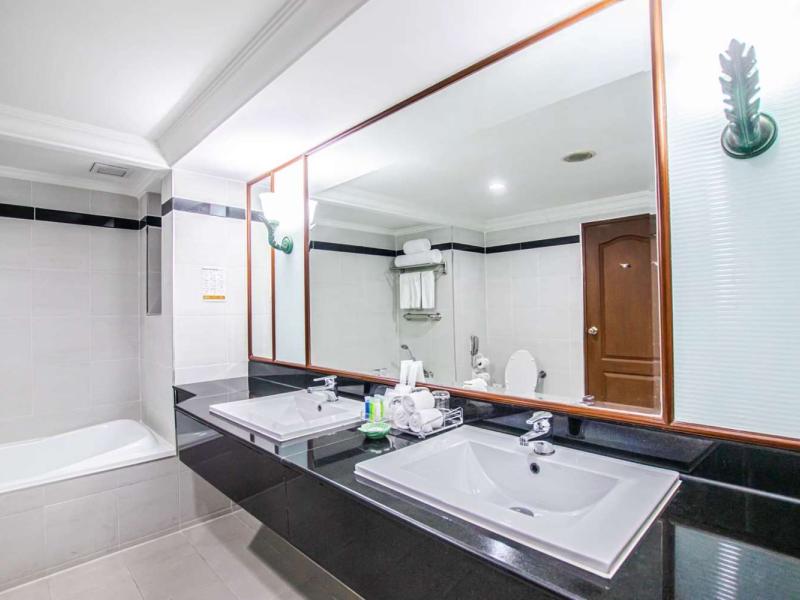 Golden Tulip Sovereign Hotel Bangkok