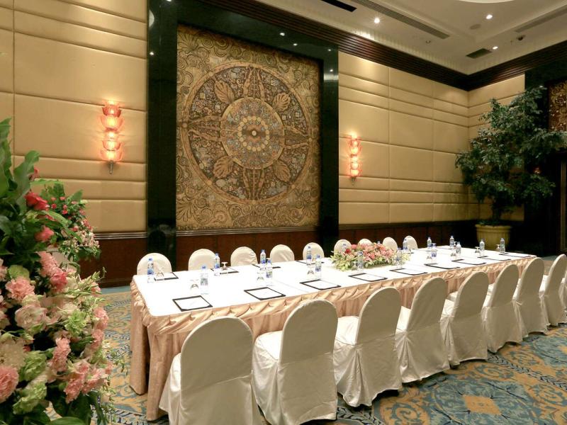 Golden Tulip Sovereign Hotel Bangkok
