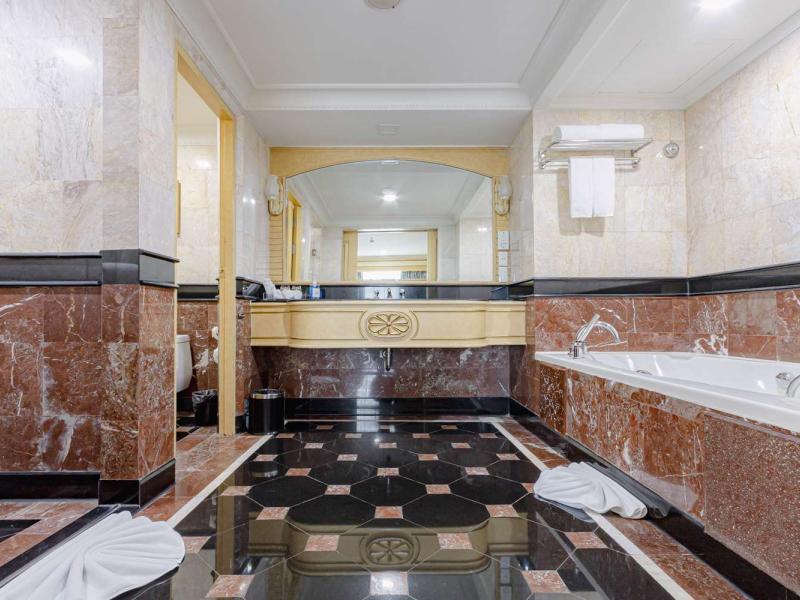 Golden Tulip Sovereign Hotel Bangkok