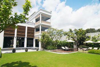 Aruntara Riverside Boutique Hotel