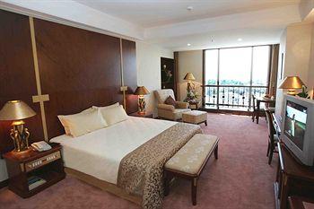 Ramada Plaza Hotel Fuzhou