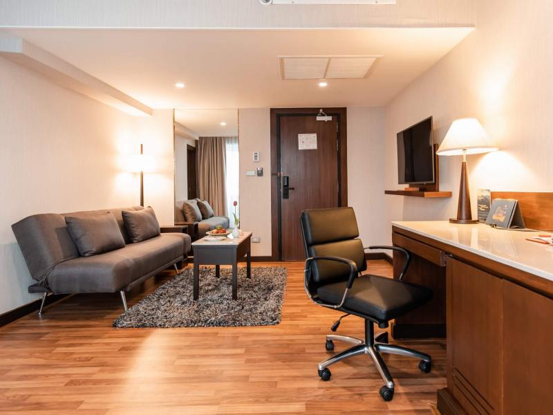 Ramada Plaza Menam Riverside Bangkok
