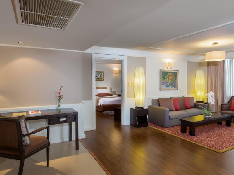 Ramada Plaza Menam Riverside Bangkok