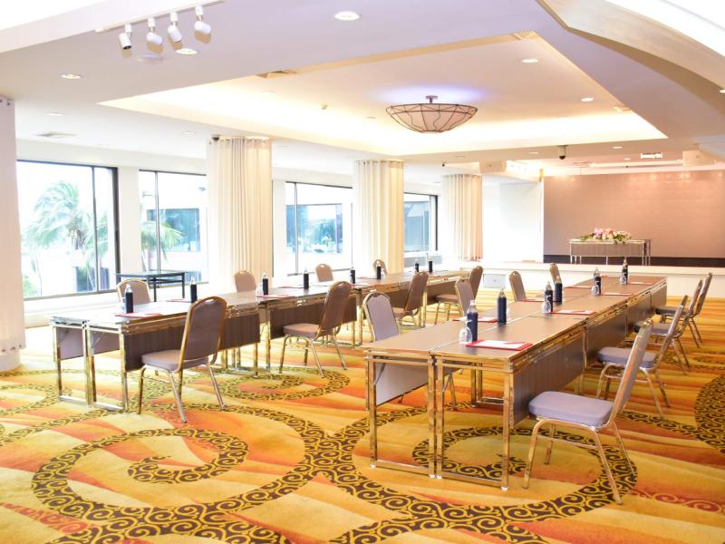 Ramada Plaza Menam Riverside Bangkok