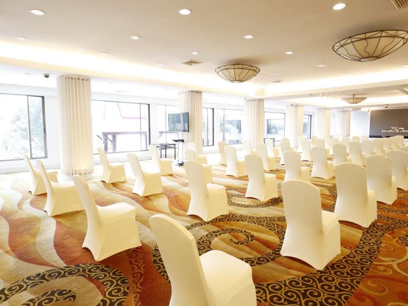 Ramada Plaza Menam Riverside Bangkok