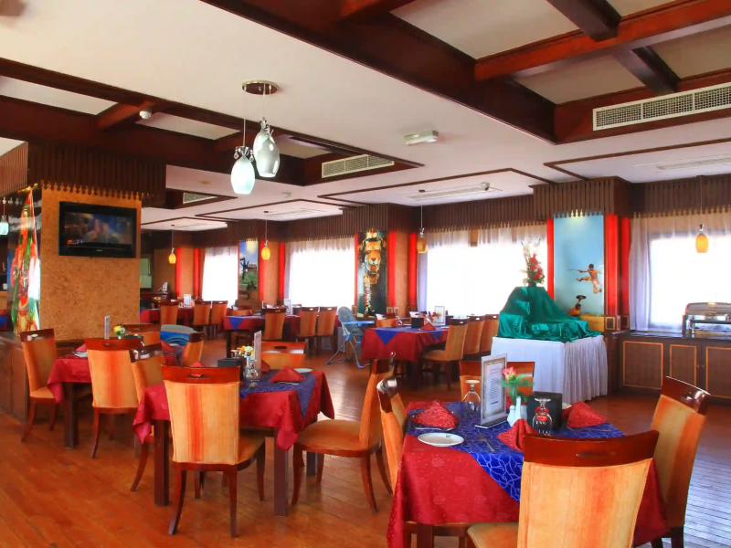 Ramee Guestline Hotel, Qurum