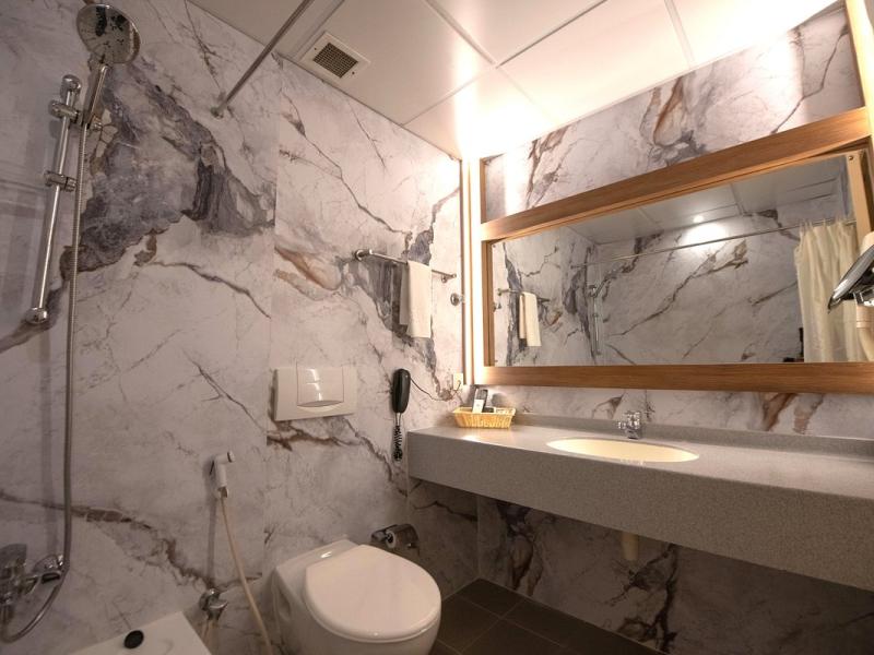 Ramee Guestline Hotel, Qurum