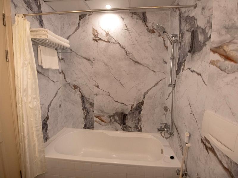 Ramee Guestline Hotel, Qurum