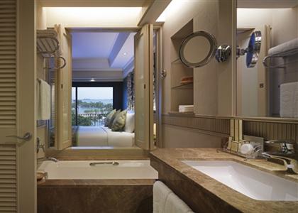 Shangri-La s Rasa Sentosa Resort