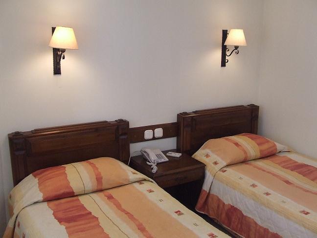 Red Lion Hotel & Studios