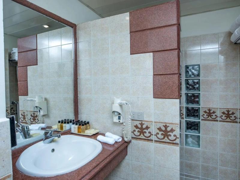 Reef Oasis Beach Resort