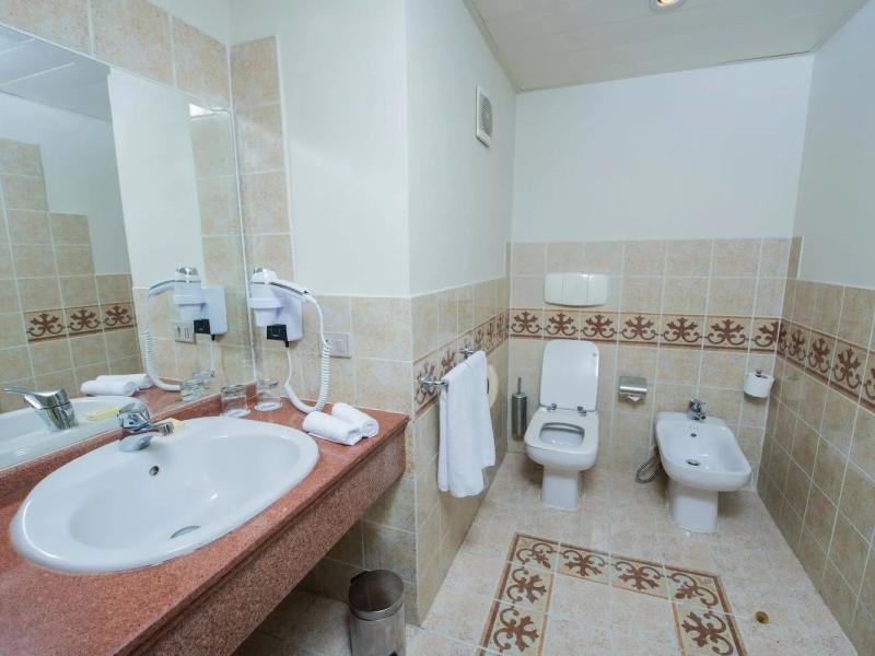 Reef Oasis Beach Resort