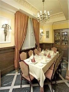 Hotel Reina Cristina