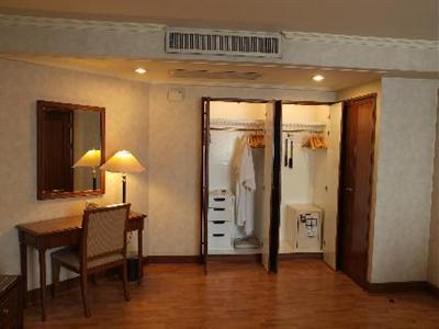 Rembrandt Towers Serviced Apartments