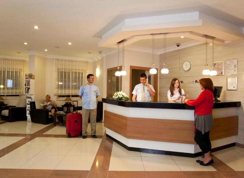 Kleopatra Remi Hotel