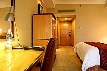 Renaissance Yangtze Shanghai