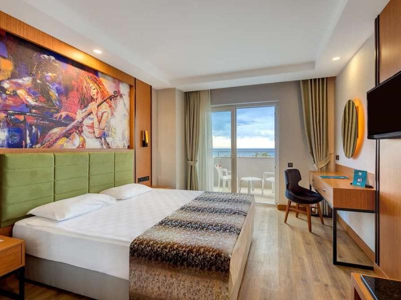 Sea Life Buket Resort & Beach