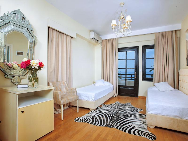 Bomo Assa Maris Beach