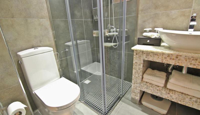 Achilleos City Hotel