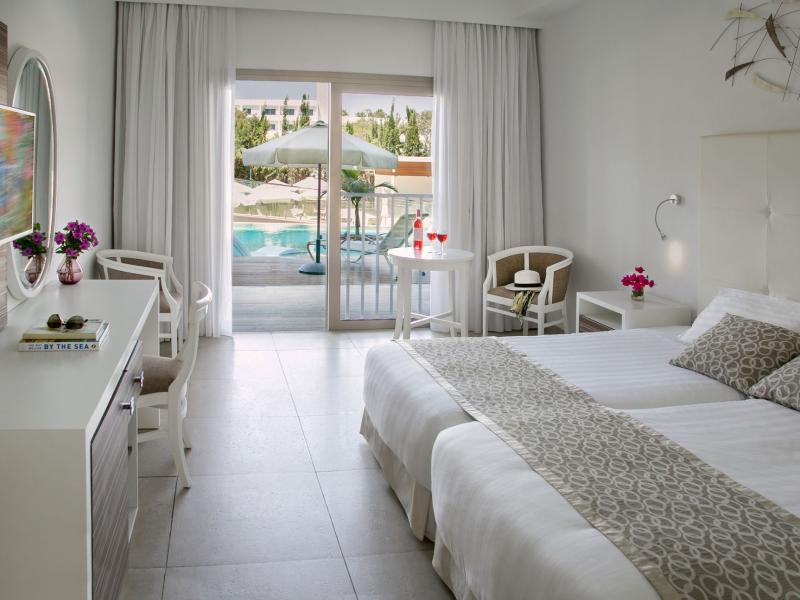 Asterias Beach Hotel